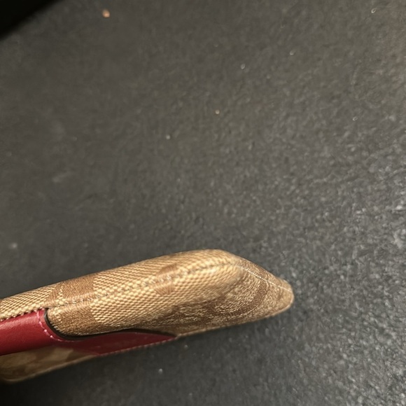 COACH corner zip wristlet monogram with burgundy stripe coated canvas - Picture 4 of 7